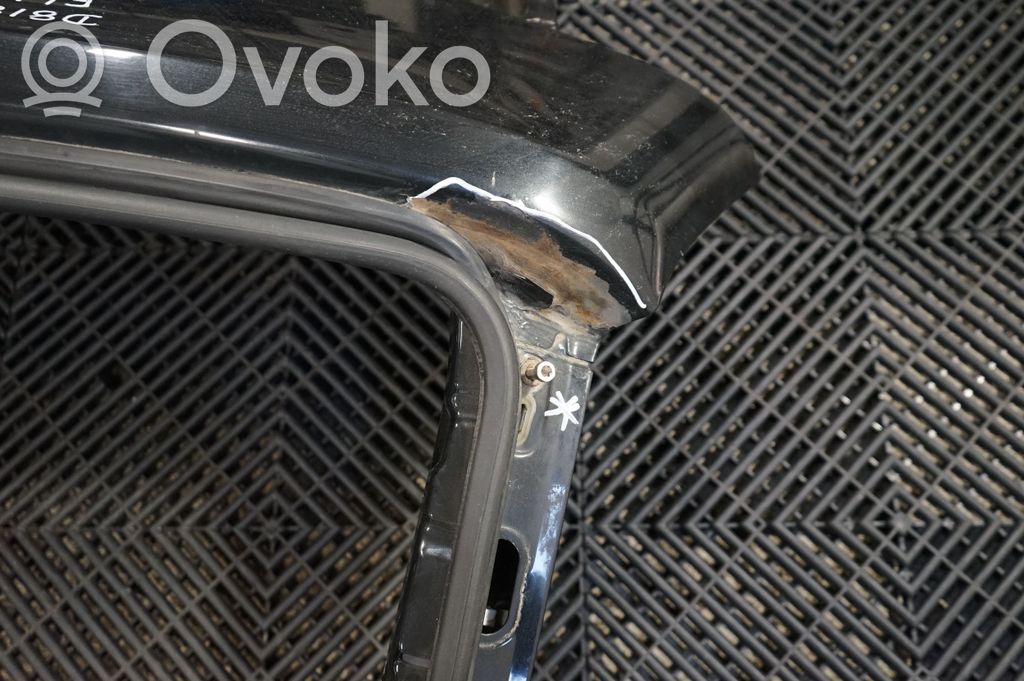 Tailgate/trunk/boot lid (8)