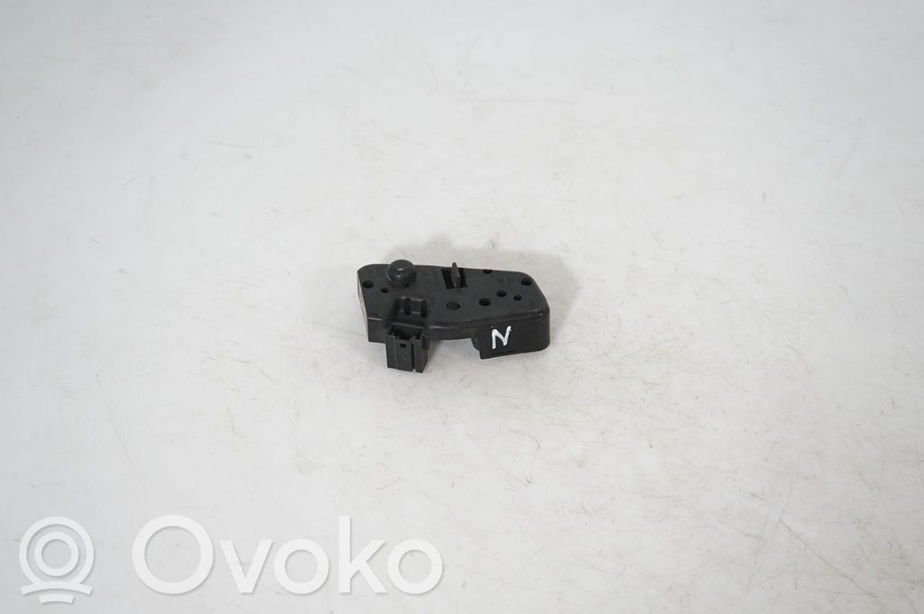 Tailgate rear/tail lights (5)