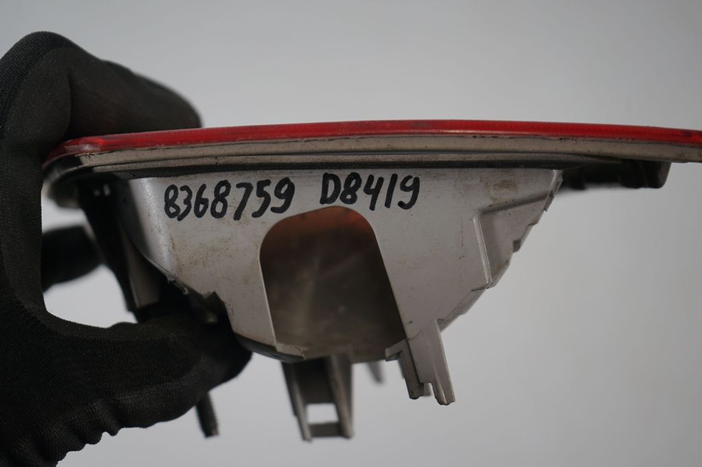 Tailgate rear/tail lights (8)