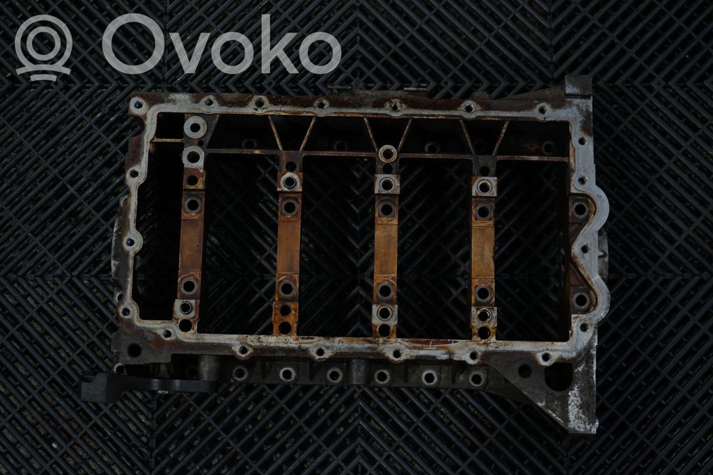 Engine block (10)