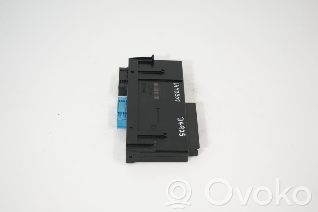Comfort/convenience module (2)