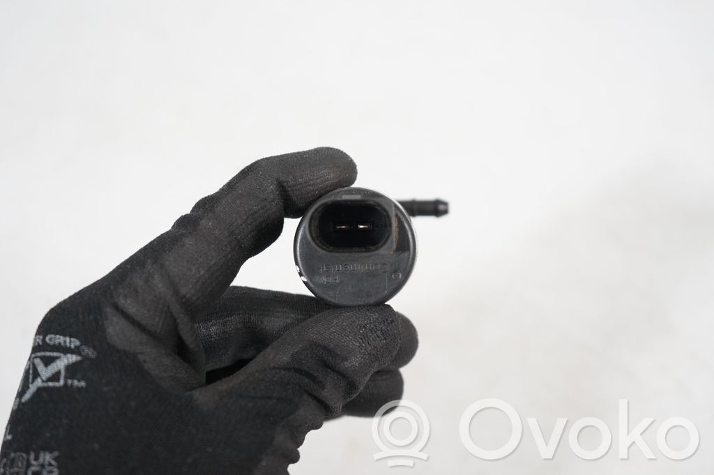 Windscreen/windshield washer pump (6)