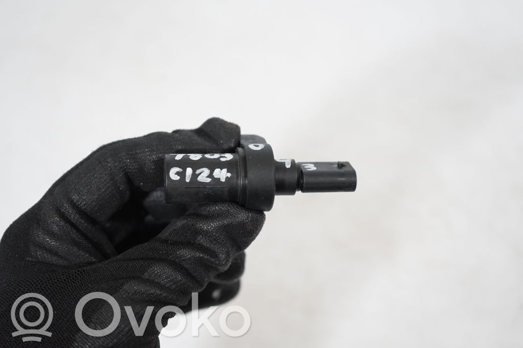 Camshaft position sensor (9)