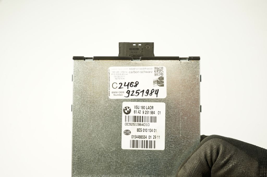 Voltage converter inverter (10)