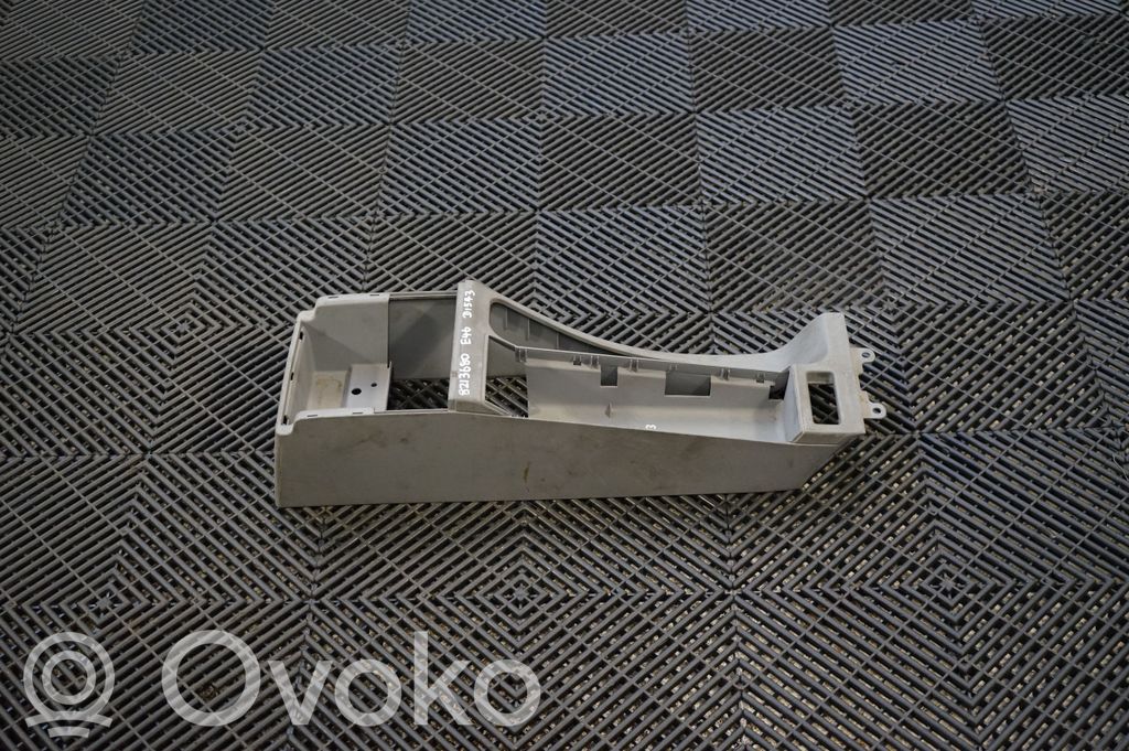 Center console (4)