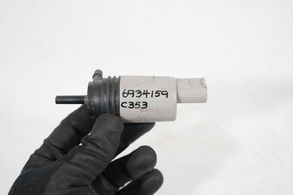Windscreen/windshield washer pump (7)
