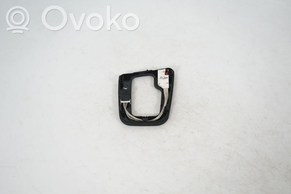 Gear shifter surround trim plastic (5)