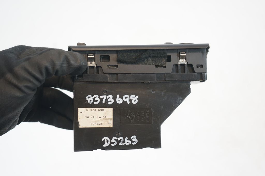 Electric window control switch (8)