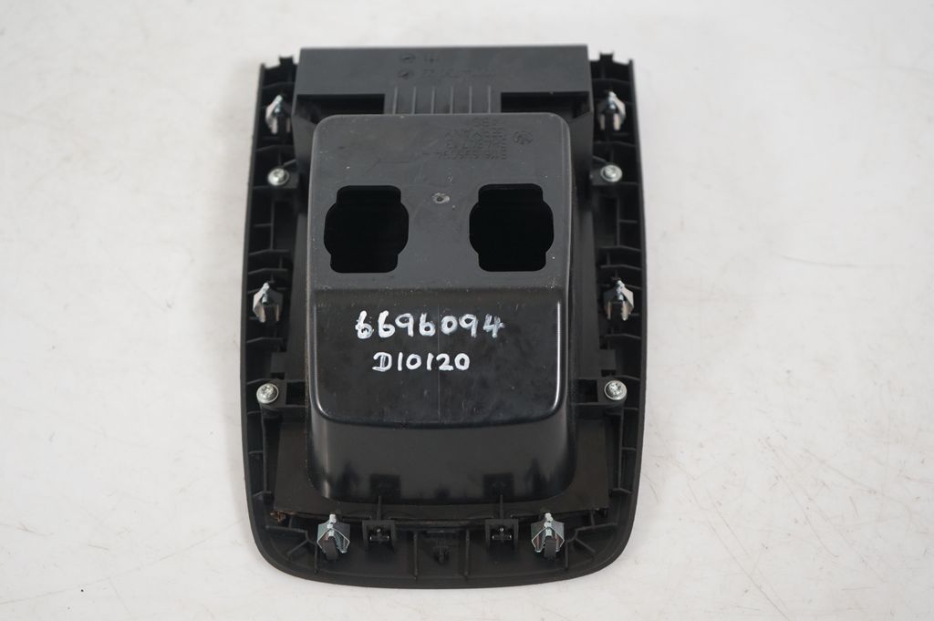 Glove box central console (8)