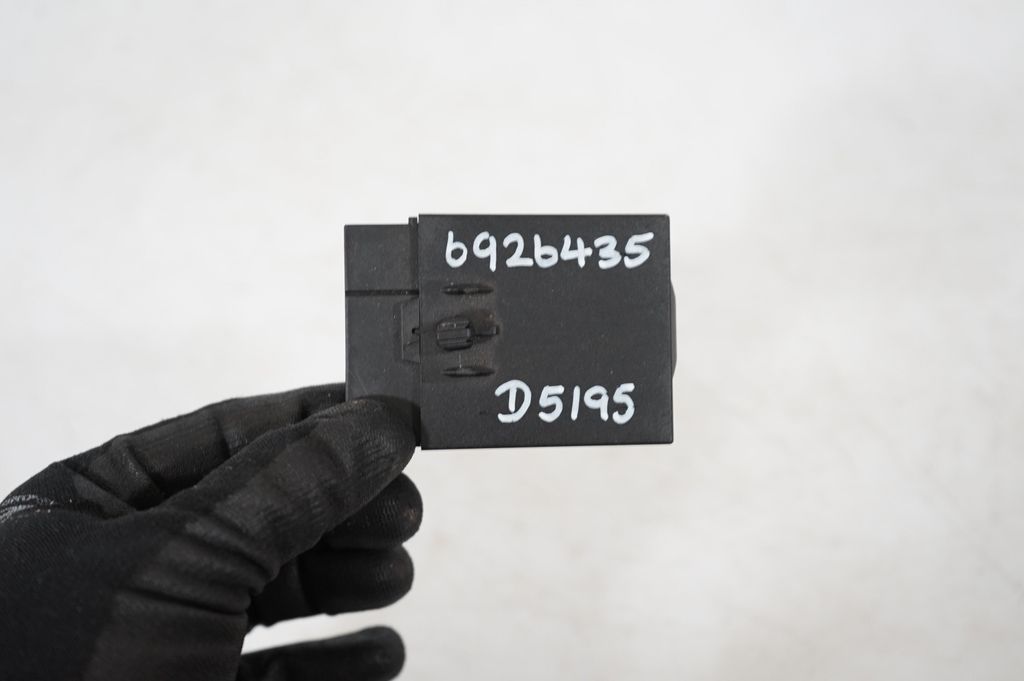 Seat control module (9)