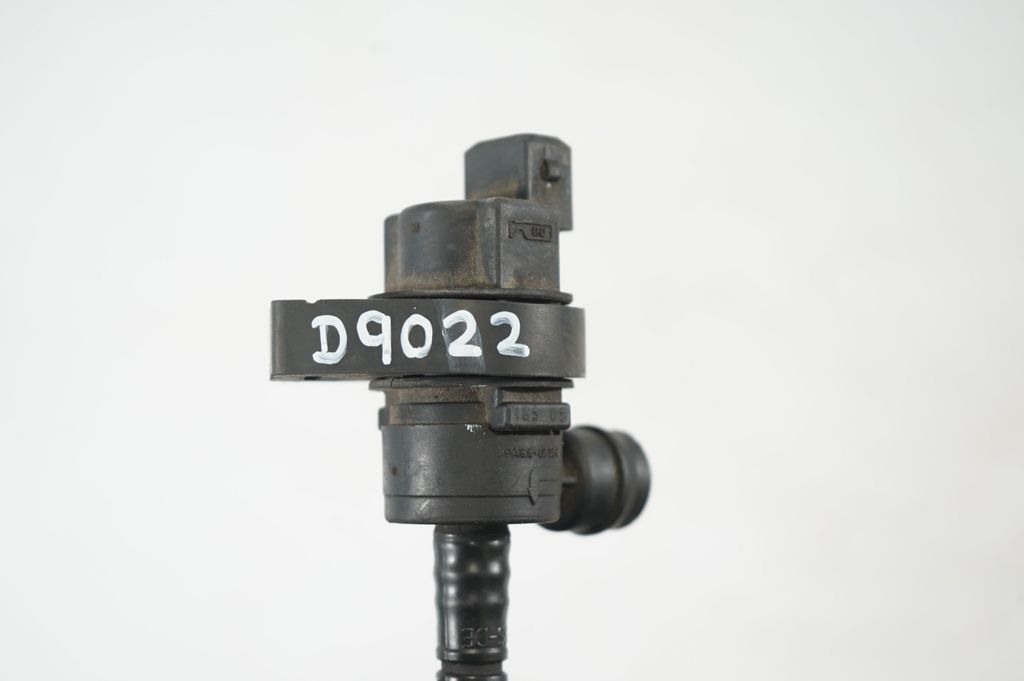 Fuel tank valve (9)