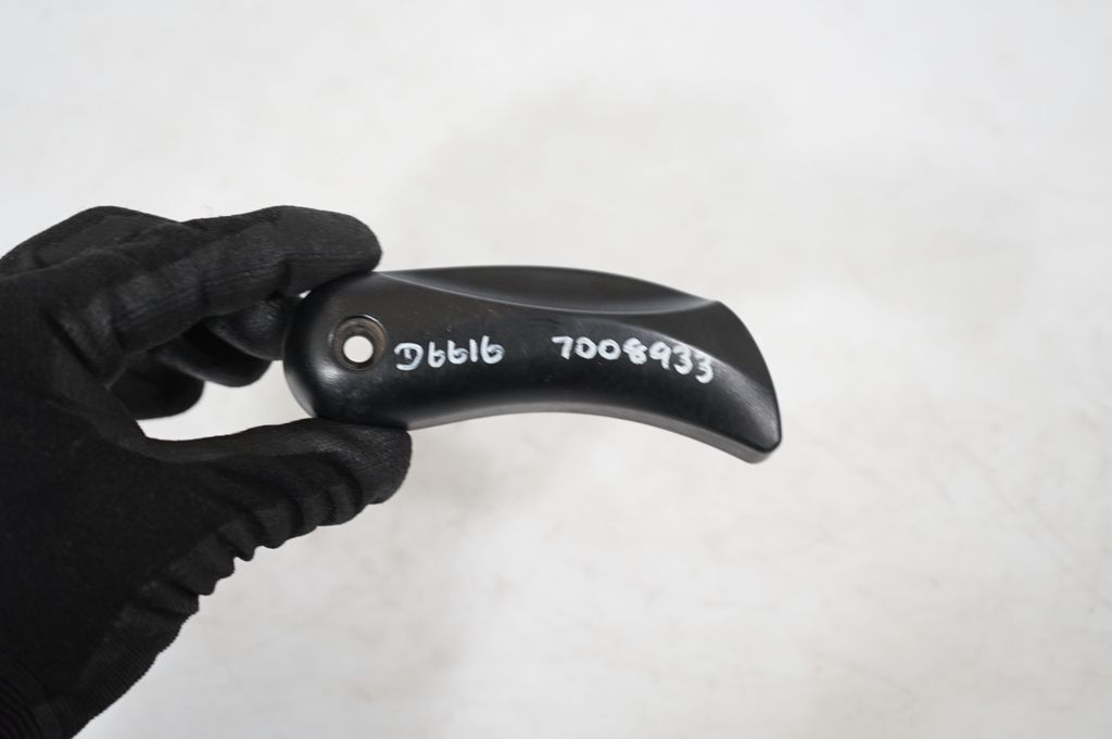 Engine bonnet (hood) release handle (7)