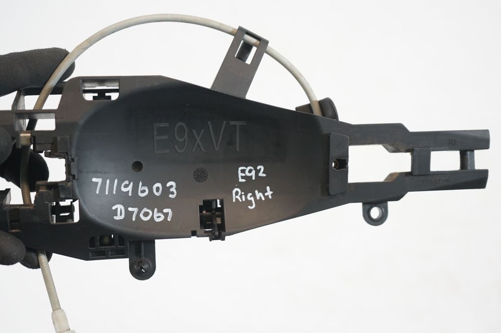 Front door coupe exterior handle/bracket (7)