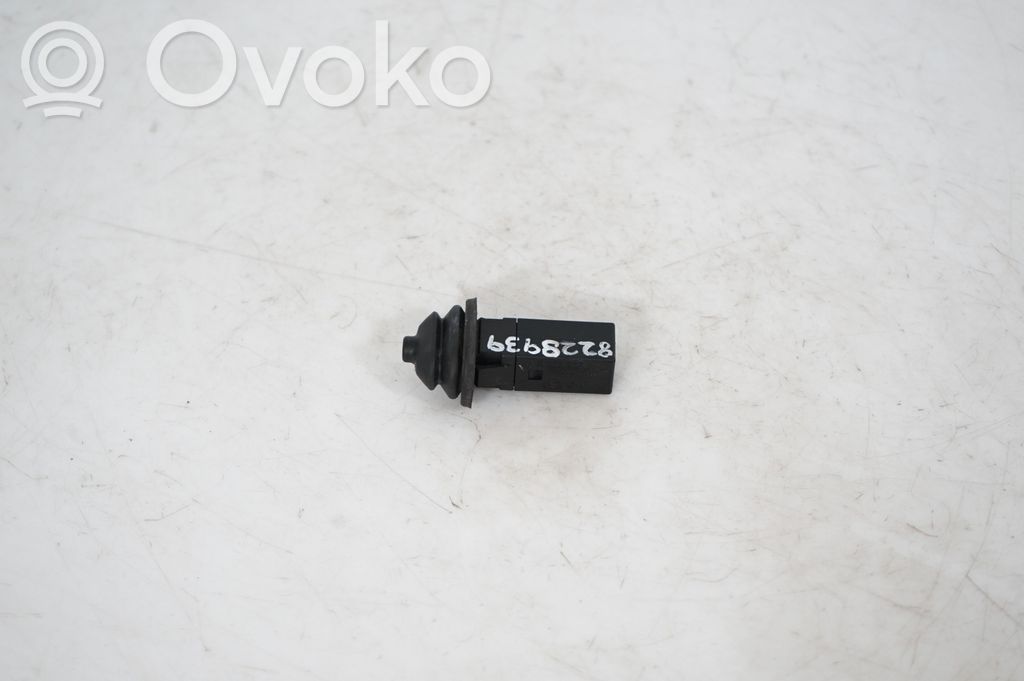 Fuel tank cap lock (3)