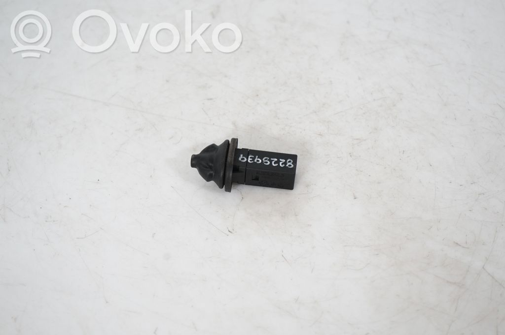 Fuel tank cap lock (3)