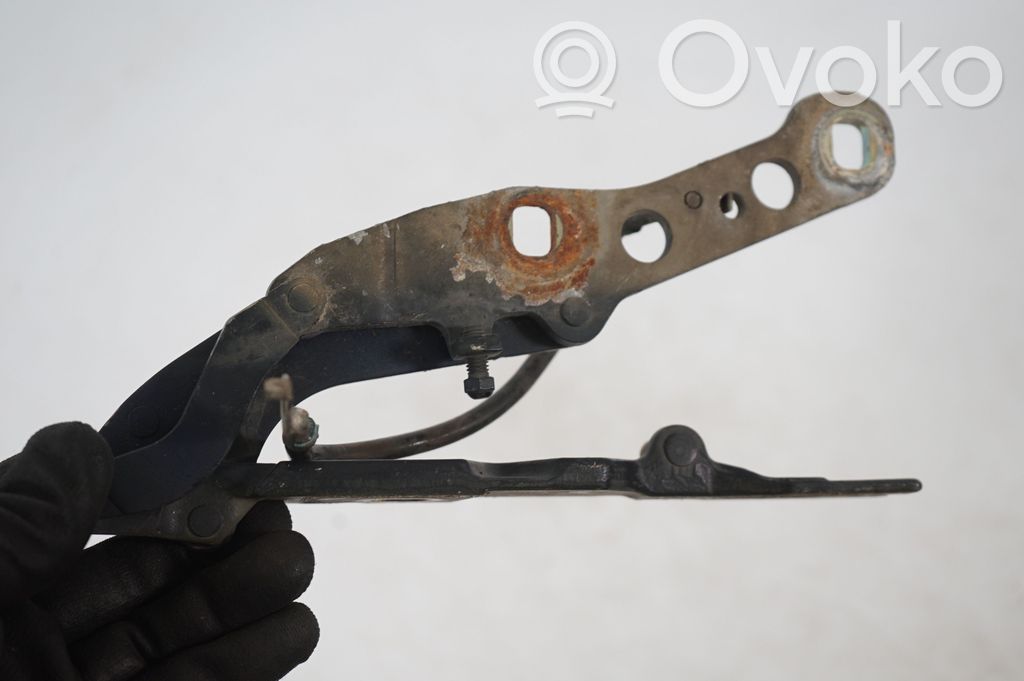 Engine bonnet/hood hinges (6)