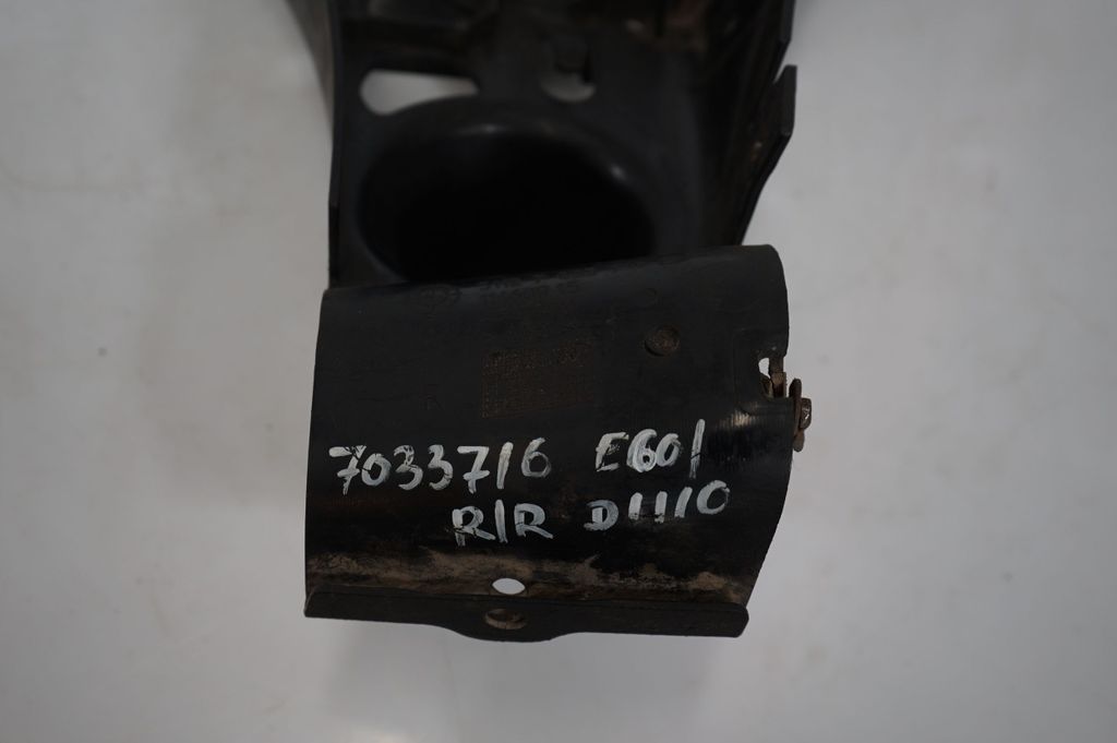 Rear bumper mounting bracket (8)