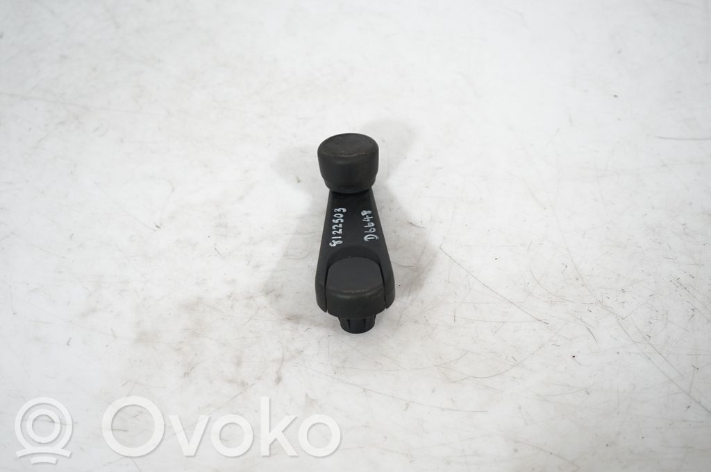 Rear door window winding handle (4)