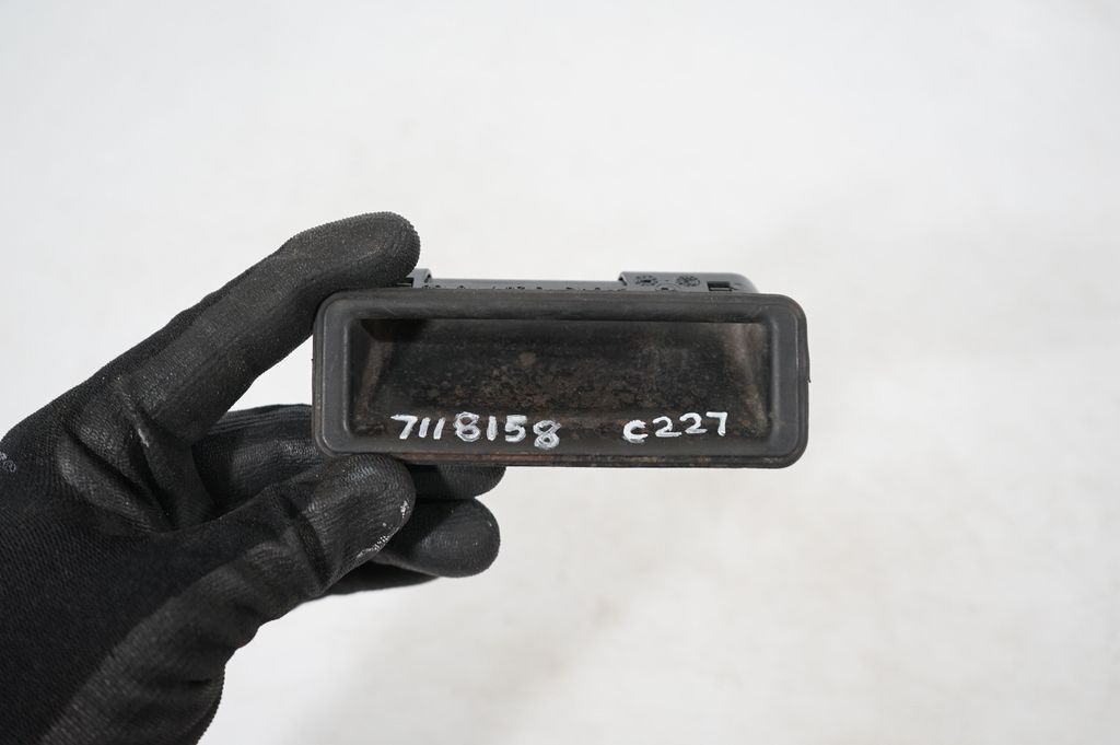 Tailgate/trunk/boot exterior handle (8)