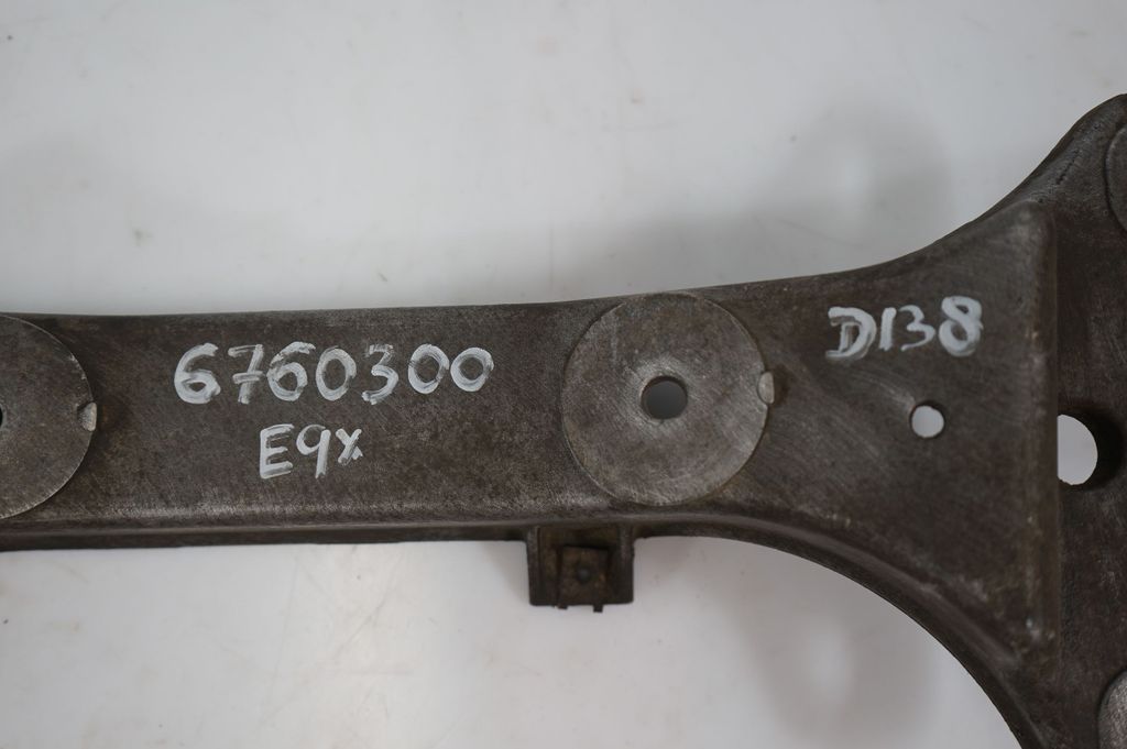 Gearbox mounting bracket (7)