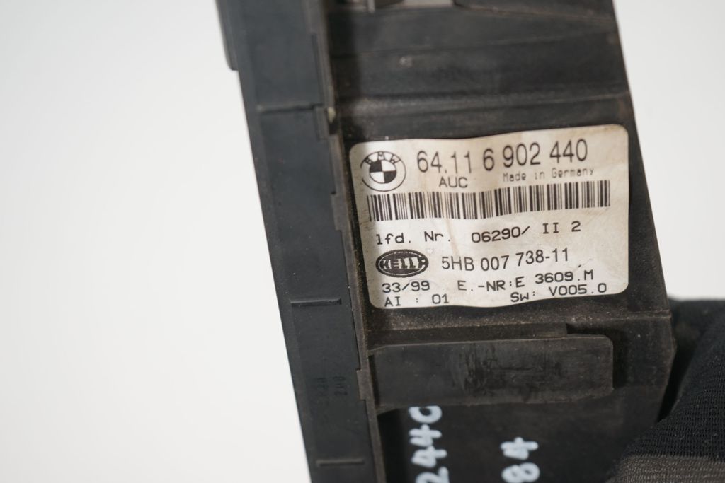 Climate control unit (7)