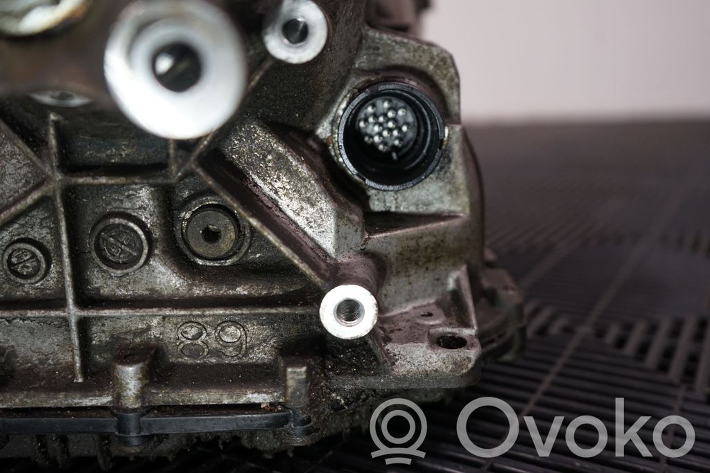 Automatic gearbox (13)