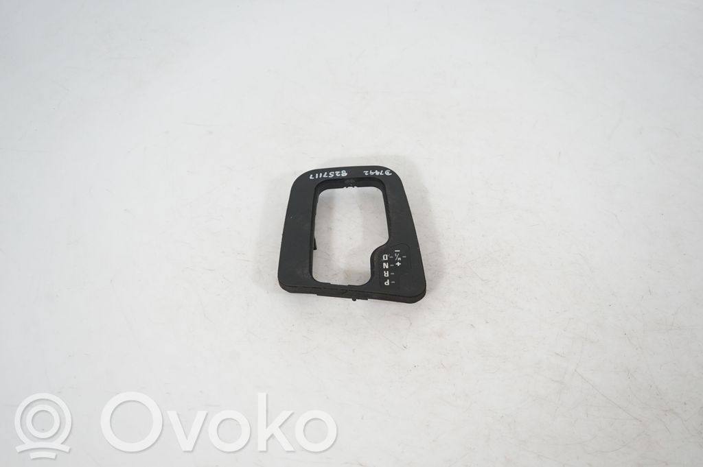 Gear shifter surround trim plastic (3)