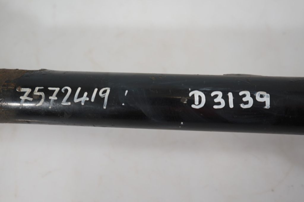 Rear driveshaft (8)