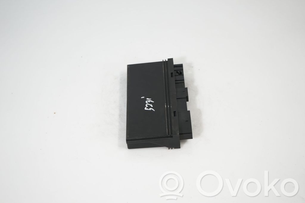 Comfort/convenience module (5)