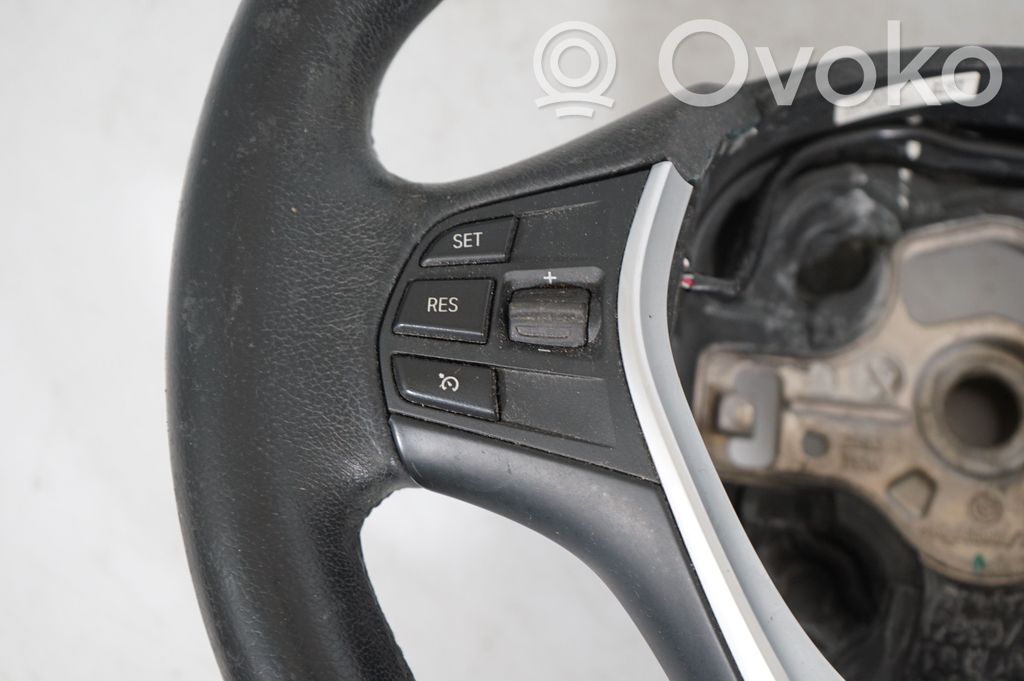 Steering wheel (7)