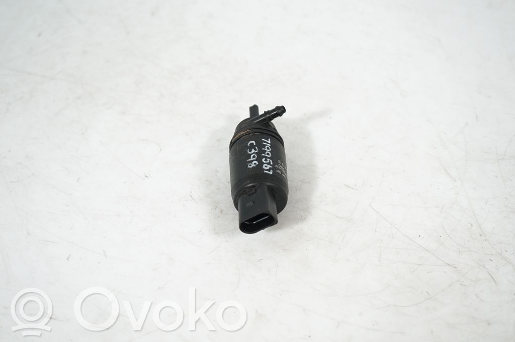 Windscreen/windshield washer pump (2)