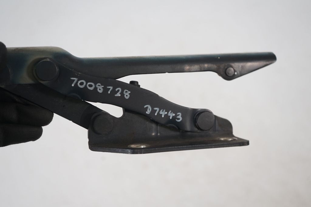 Engine bonnet/hood hinges (7)