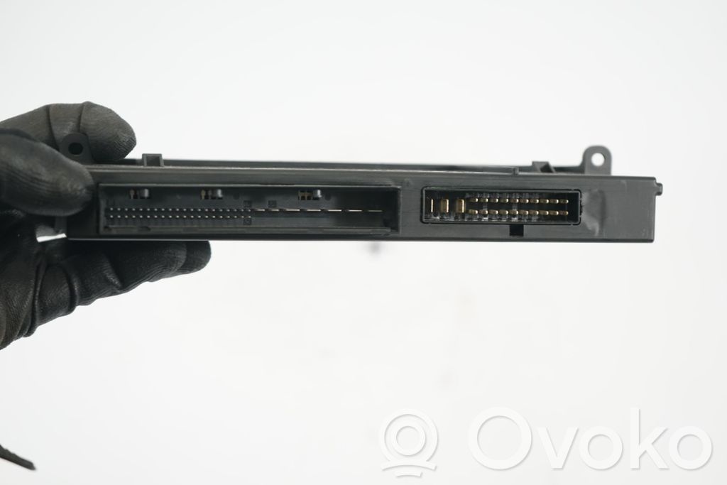 Comfort/convenience module (7)