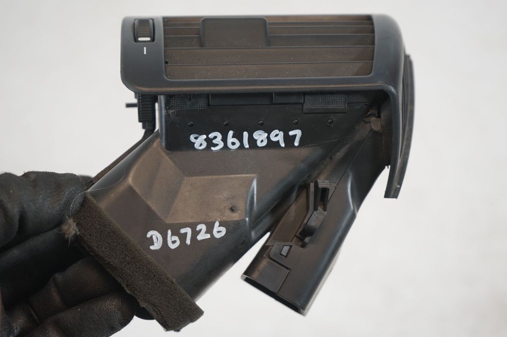 Dashboard side air vent grill/cover trim (8)