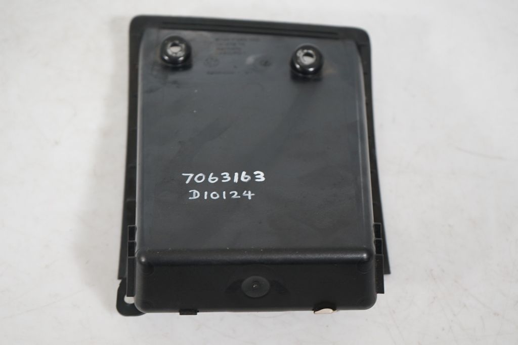 Dashboard storage box/compartment (8)