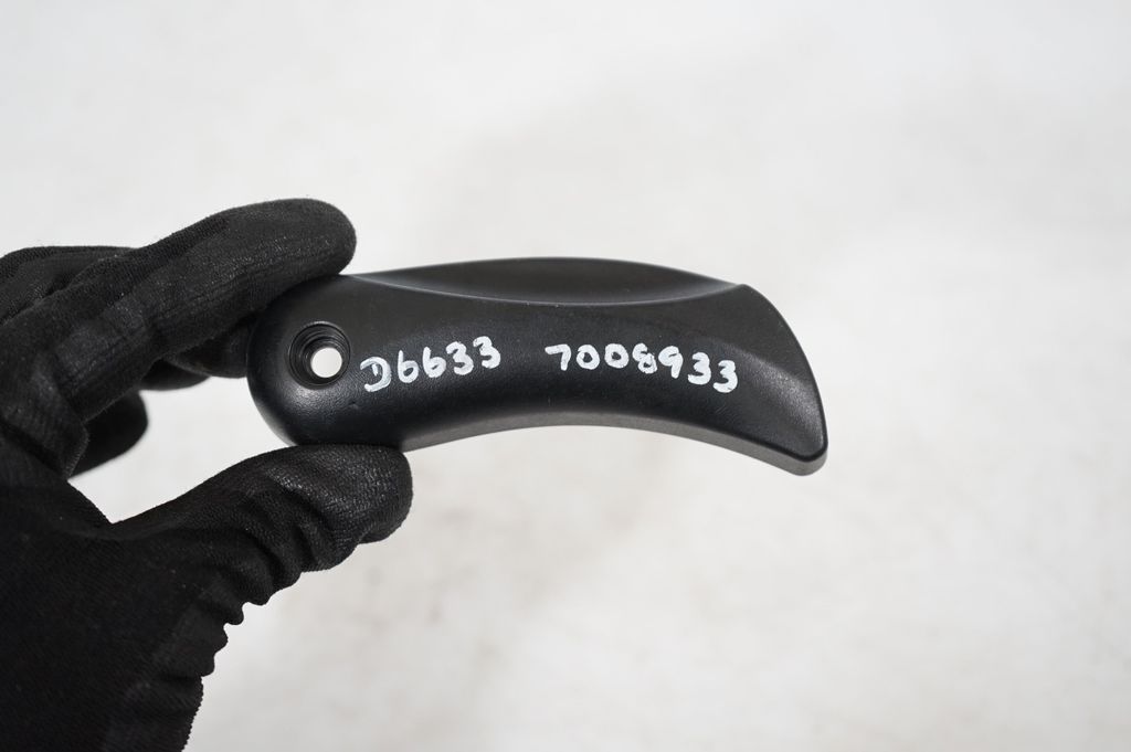 Engine bonnet (hood) release handle (7)