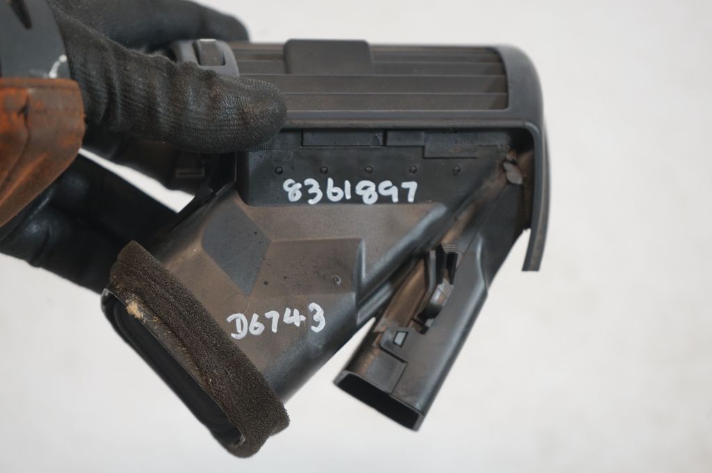 Dashboard side air vent grill/cover trim (8)