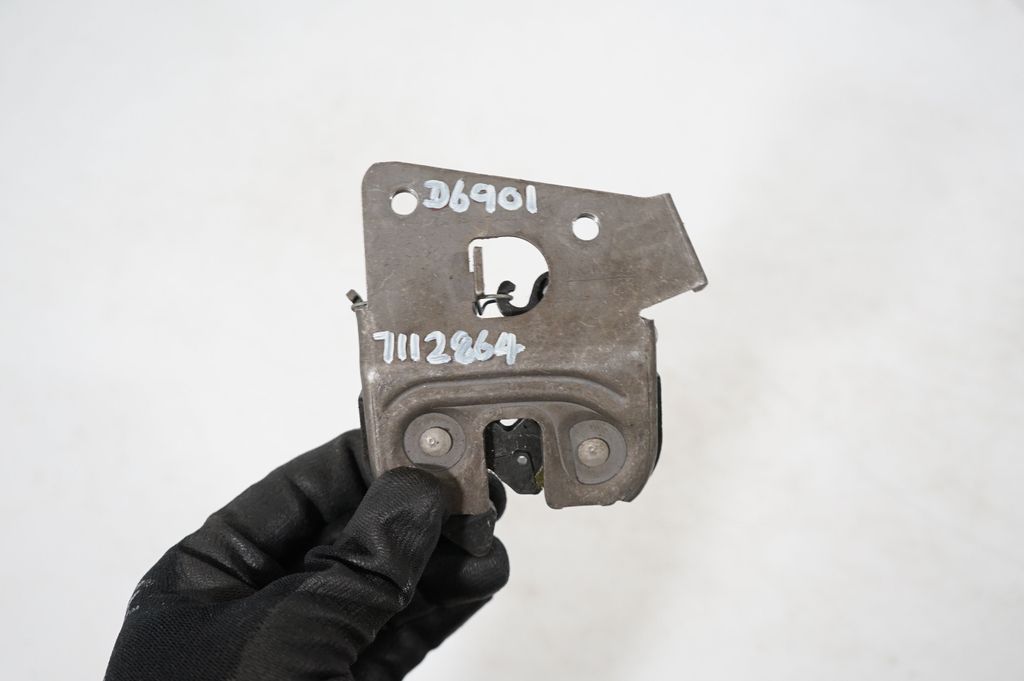 Seat back rest lock catch (7)