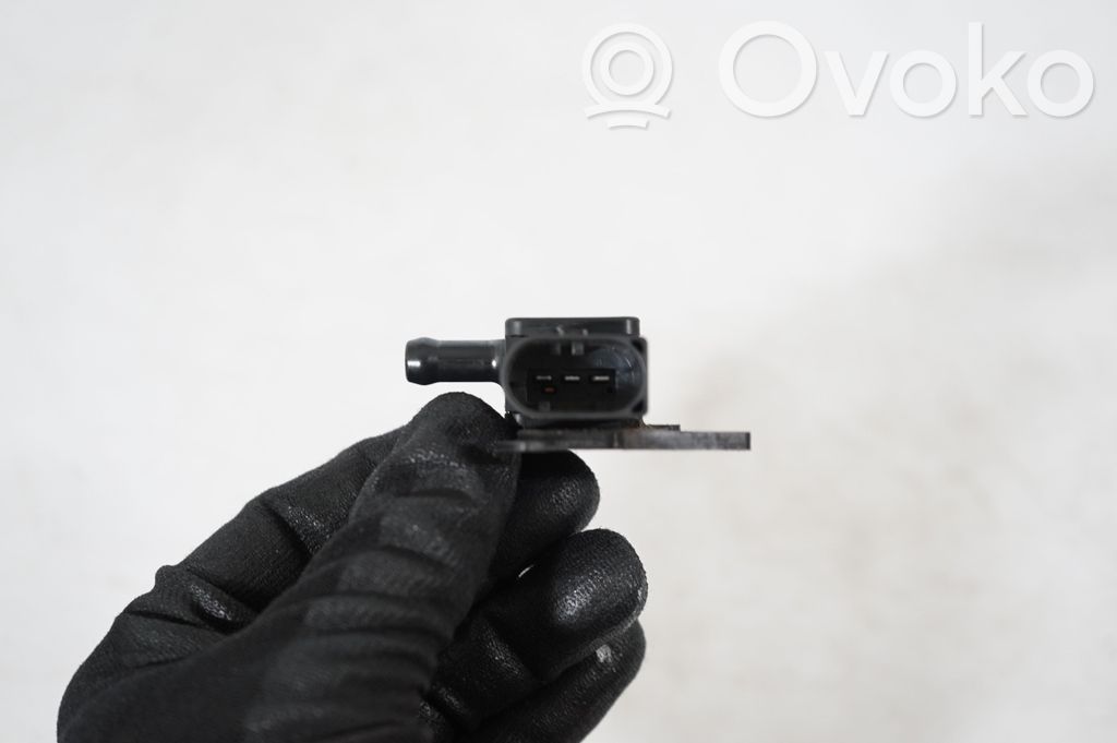 Exhaust gas pressure sensor (6)