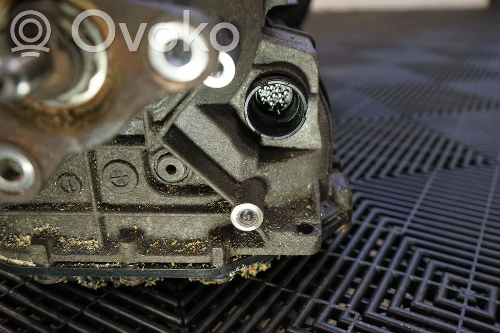 Automatic gearbox (12)