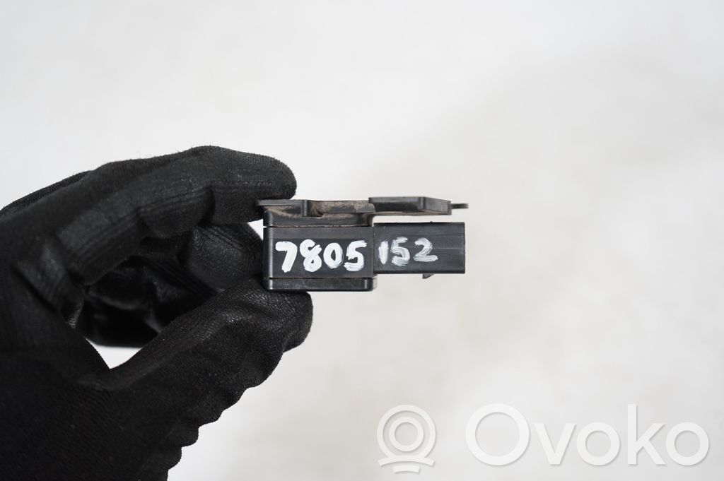 Exhaust gas pressure sensor (11)