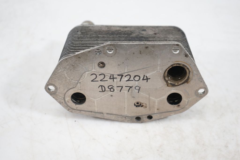 Oil filter mounting bracket (8)