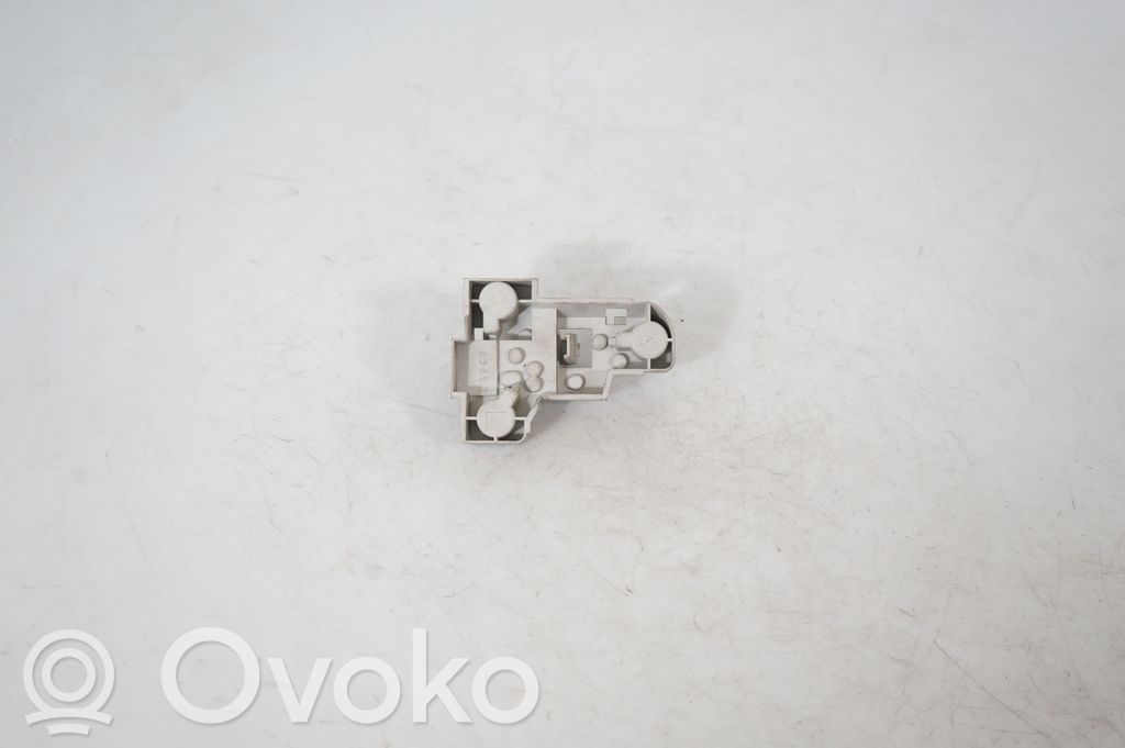 Tail light bulb cover holder (5)