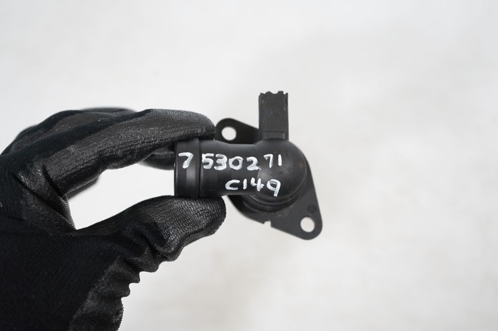 Breather hose/pipe (7)