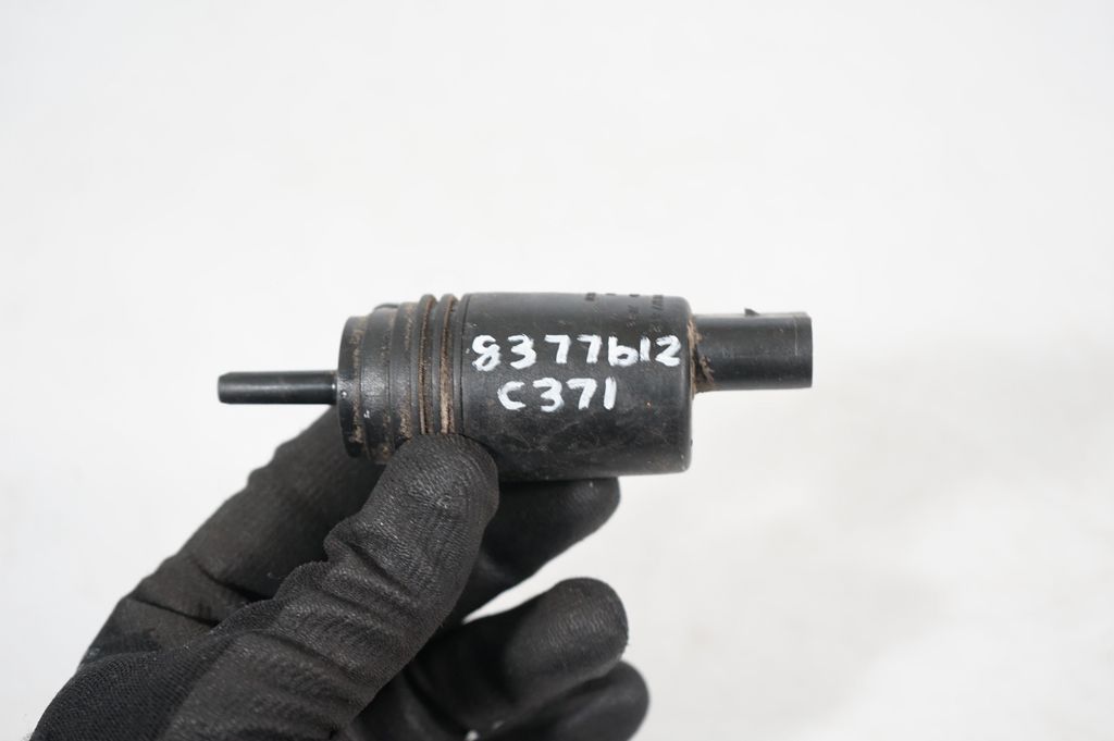 Windscreen/windshield washer pump (7)