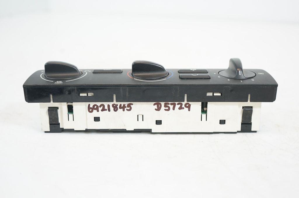 Climate control unit (10)