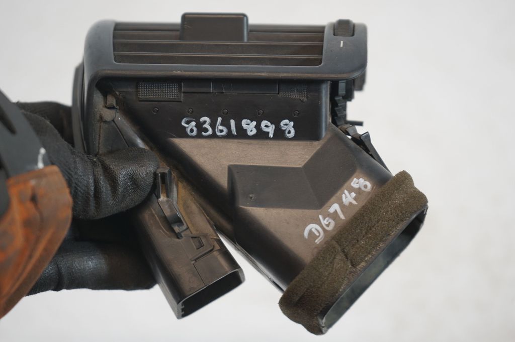 Dashboard side air vent grill/cover trim (8)