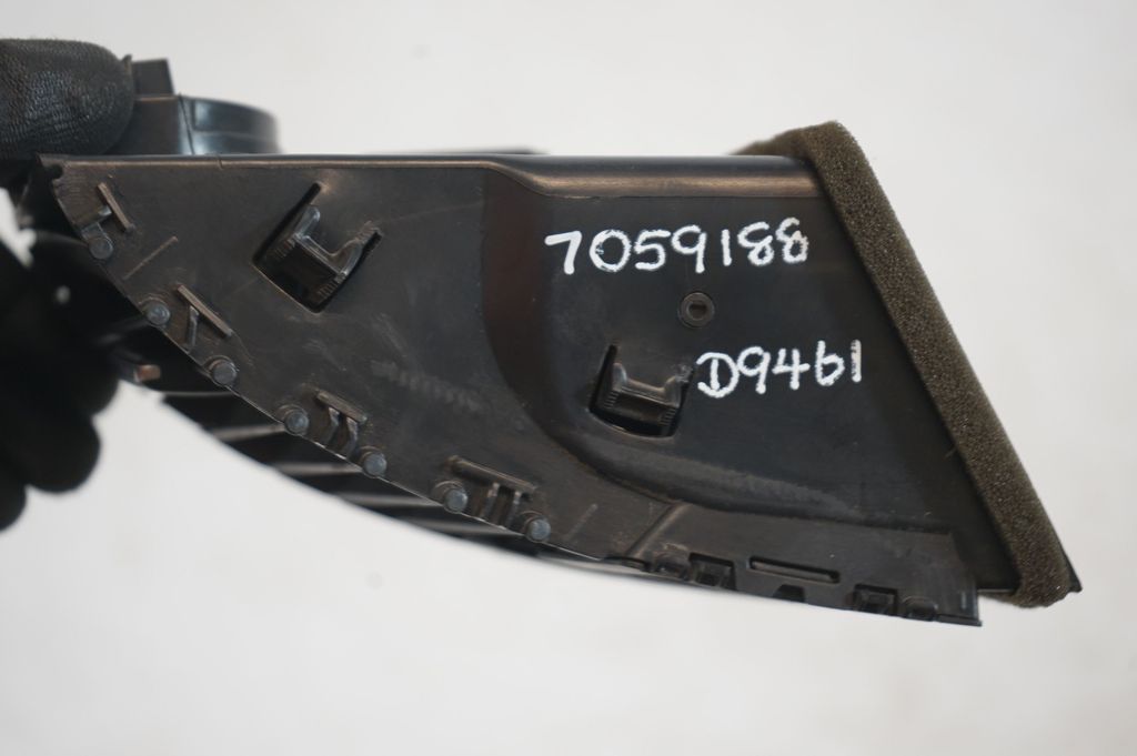 Dashboard side air vent grill/cover trim (8)