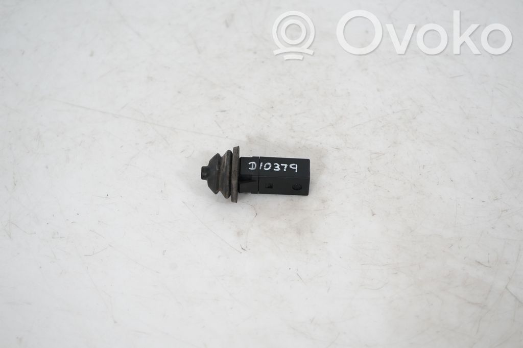 Fuel tank cap lock (5)