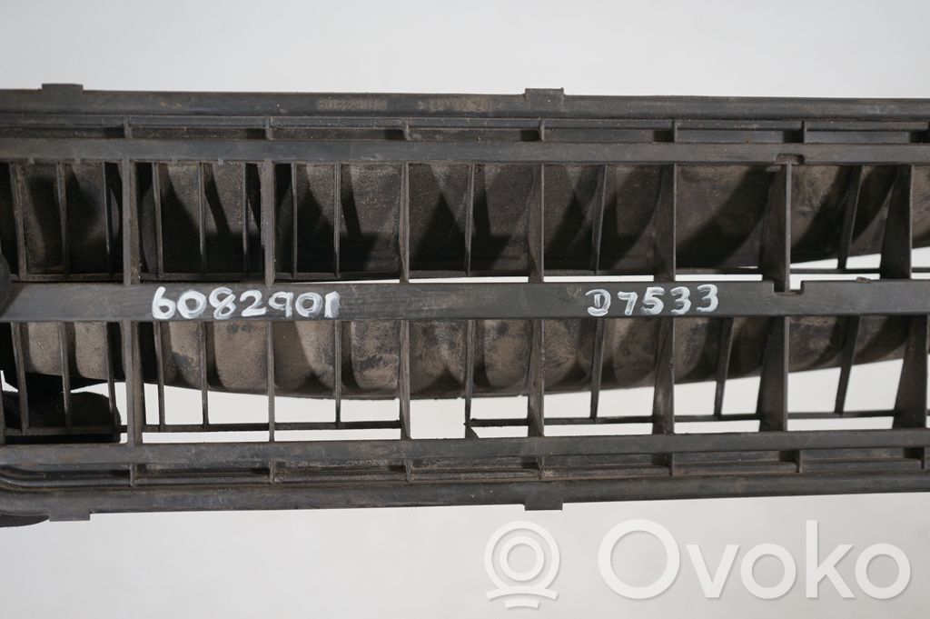 Quarter panel pressure vent (8)